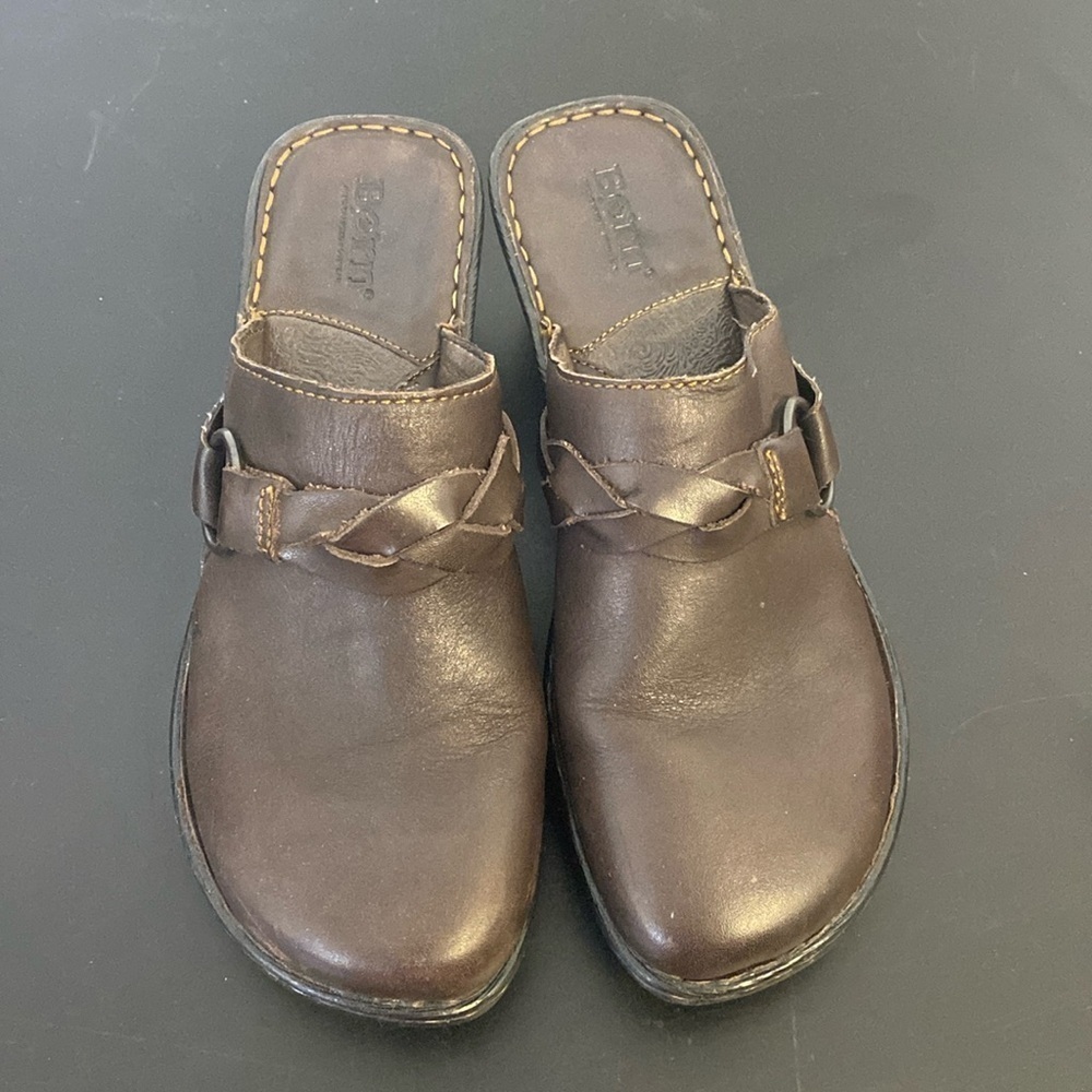Y2K Leather BORNS Clogs like new size 8